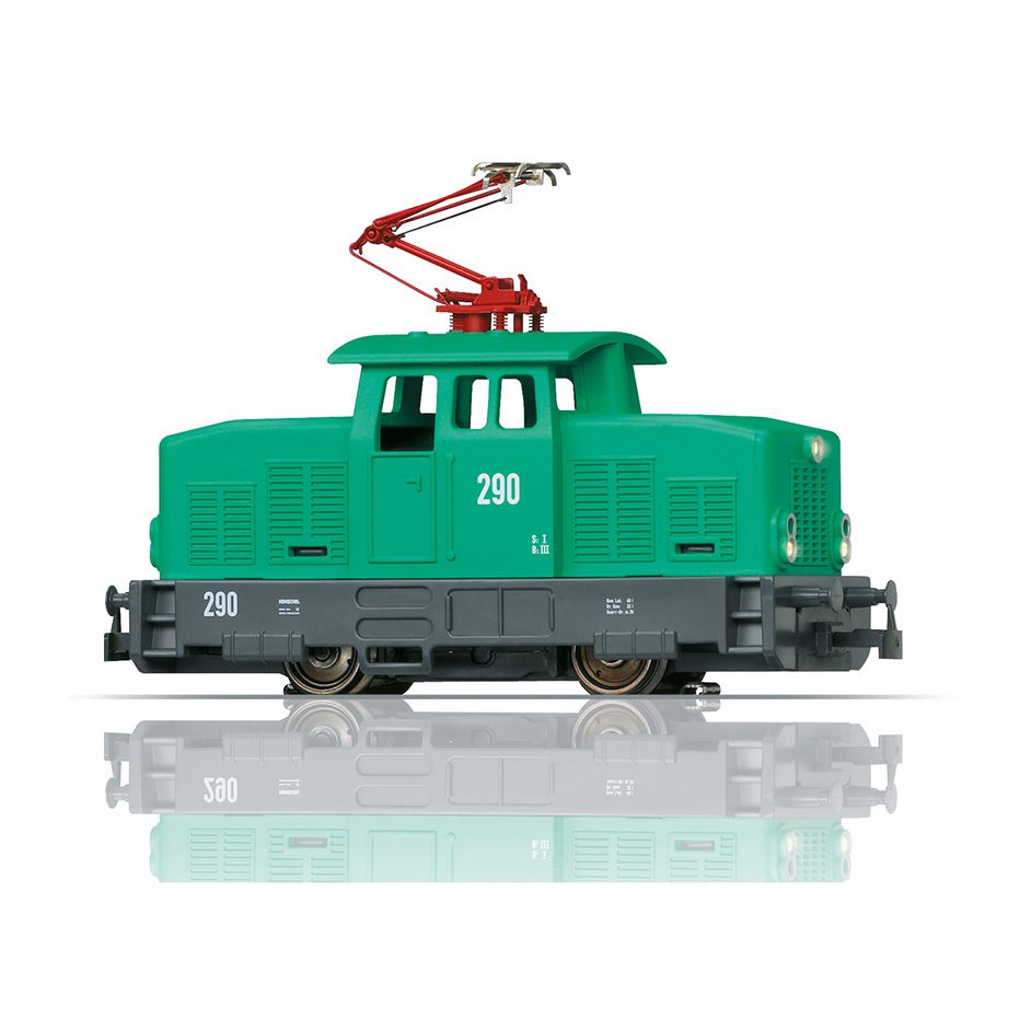 Class 24 Steam Locomotive with a Tender