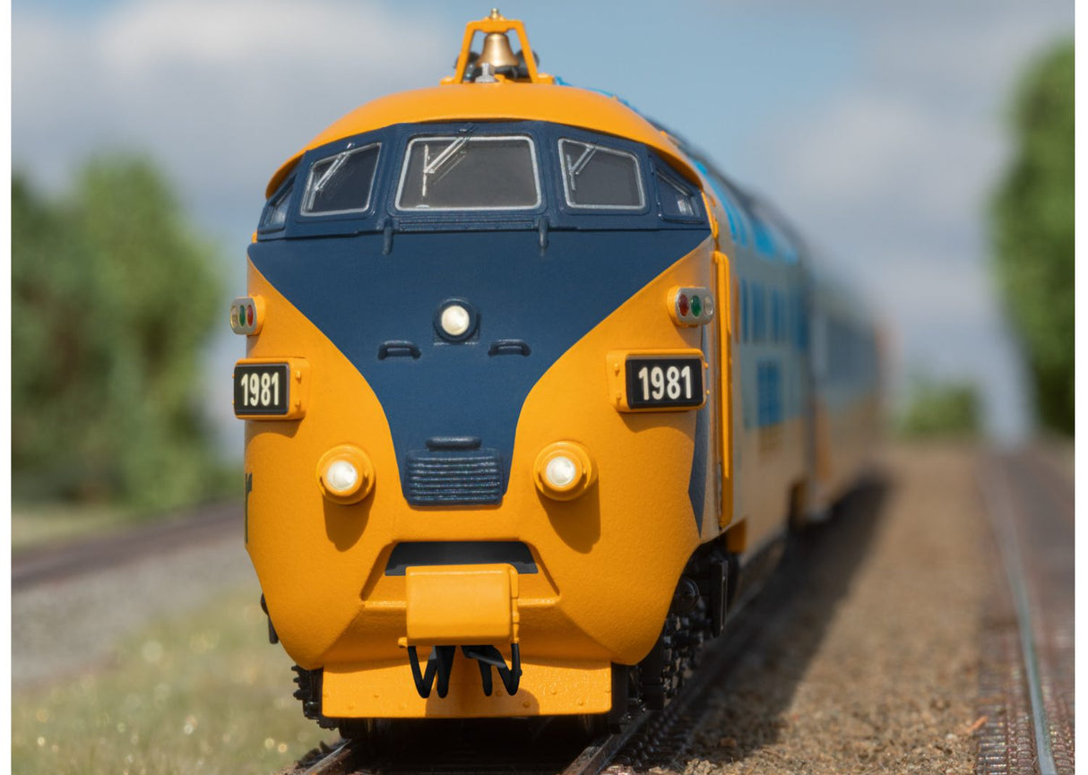ROBEL Powered Track Car