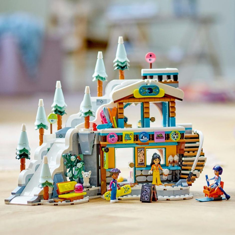 Holiday Ski Slope and Café