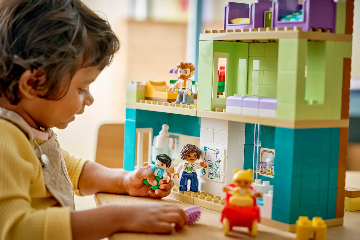 3 in 1 Modern Family House with Figures