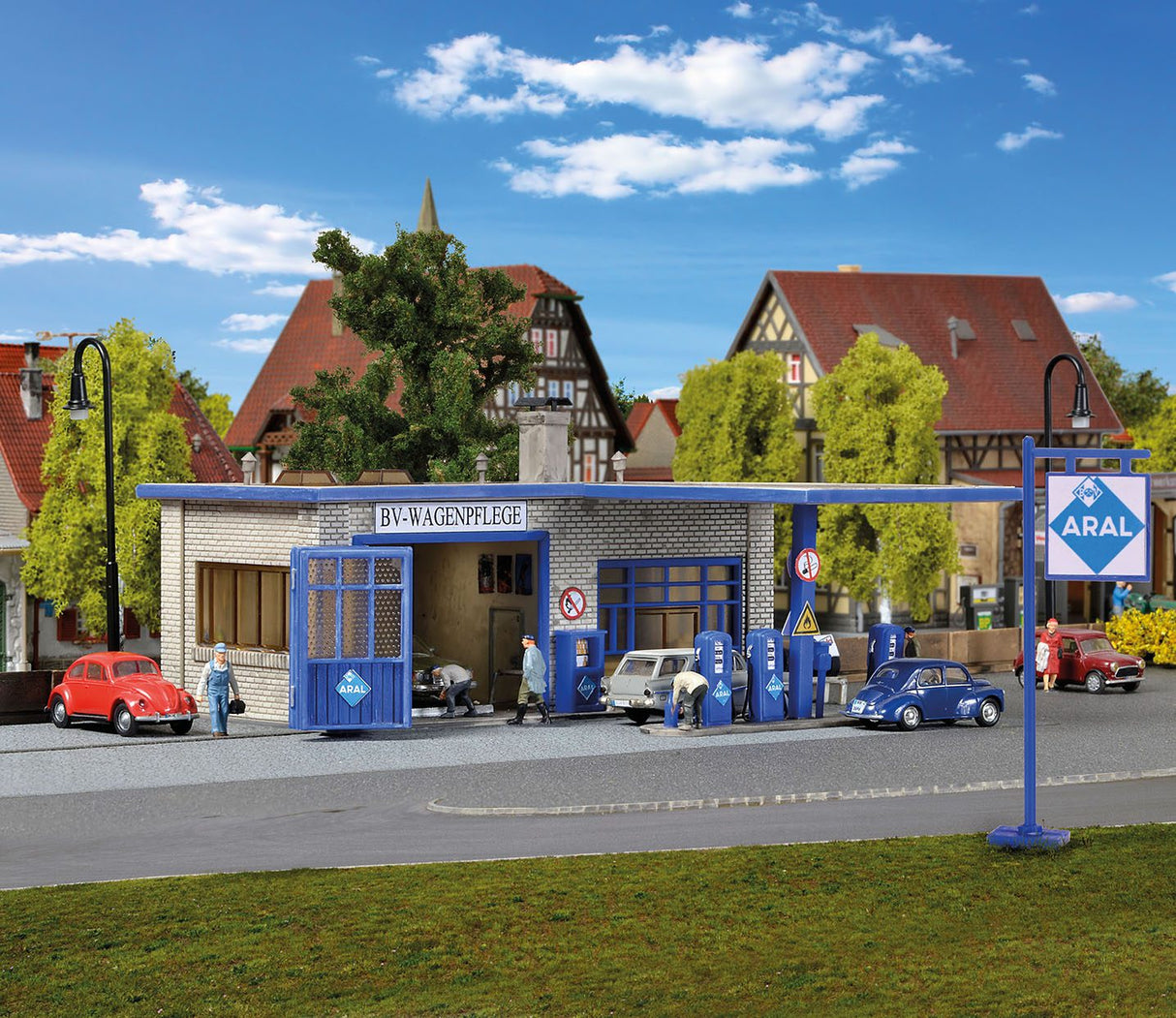 ARAL Petrol Station