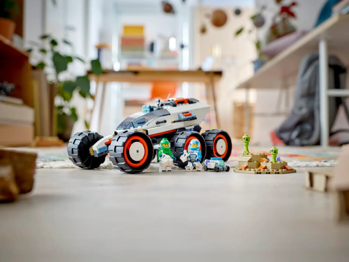 Space Explorer Rover And Alien Life