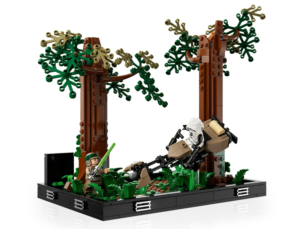 Endor™ Speeder Chase Diorama