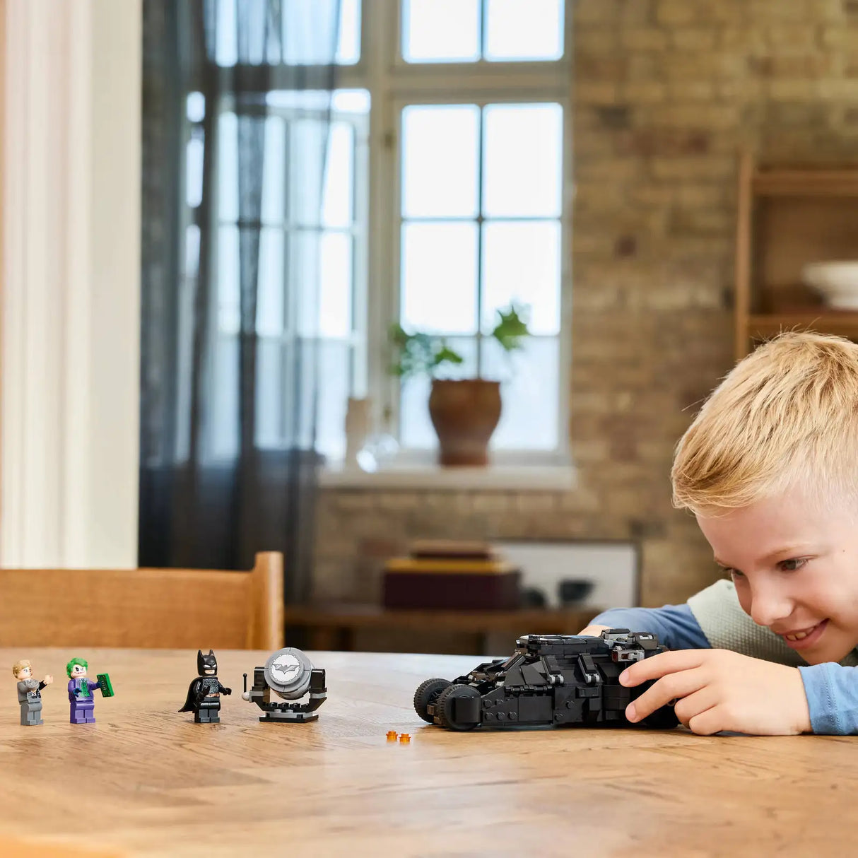 Batman™ Tumbler vs. Two Face™ & The Joker