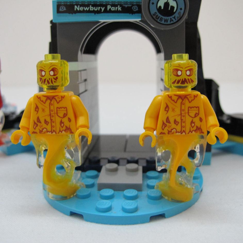 Welcome to the Hidden Side. Complete without instructions and box