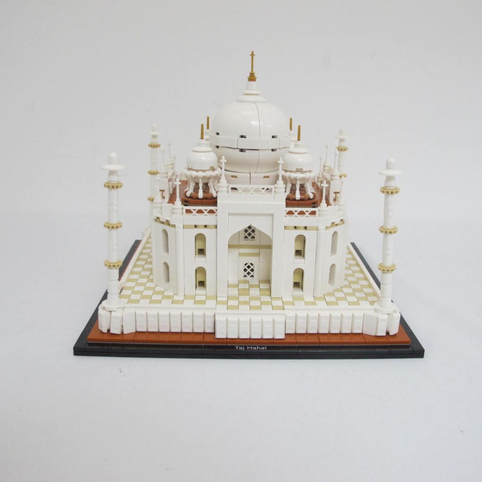 Taj Mahal. Complete with instructions, no box