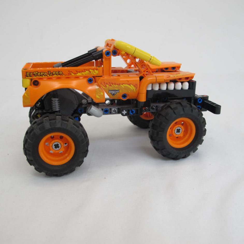 Monster Jam El Toro Loco. Complete with instructions and box