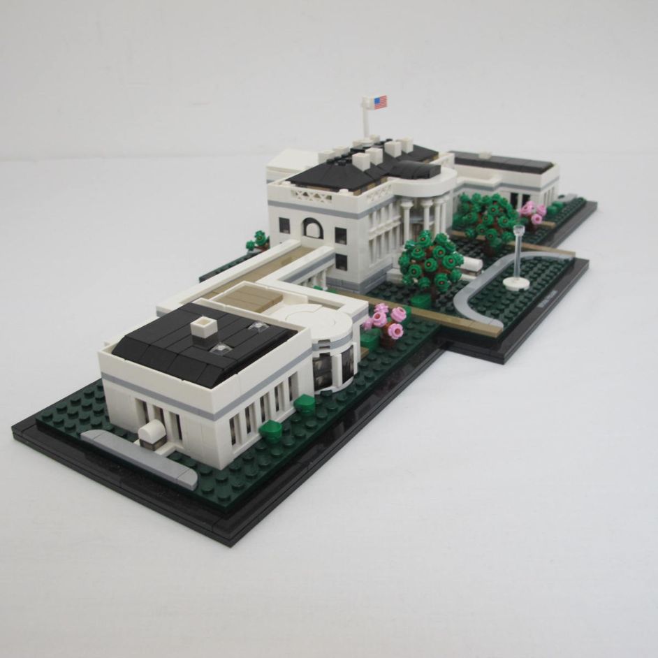 The White House. Complete with instructions, no box