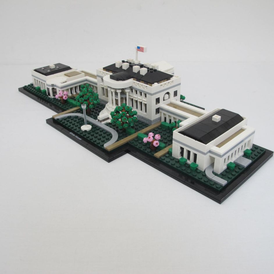 The White House. Complete with instructions, no box