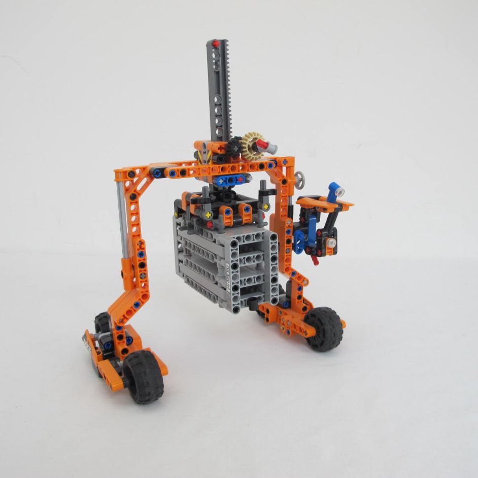 Container Yard. Complete with instructions, no box