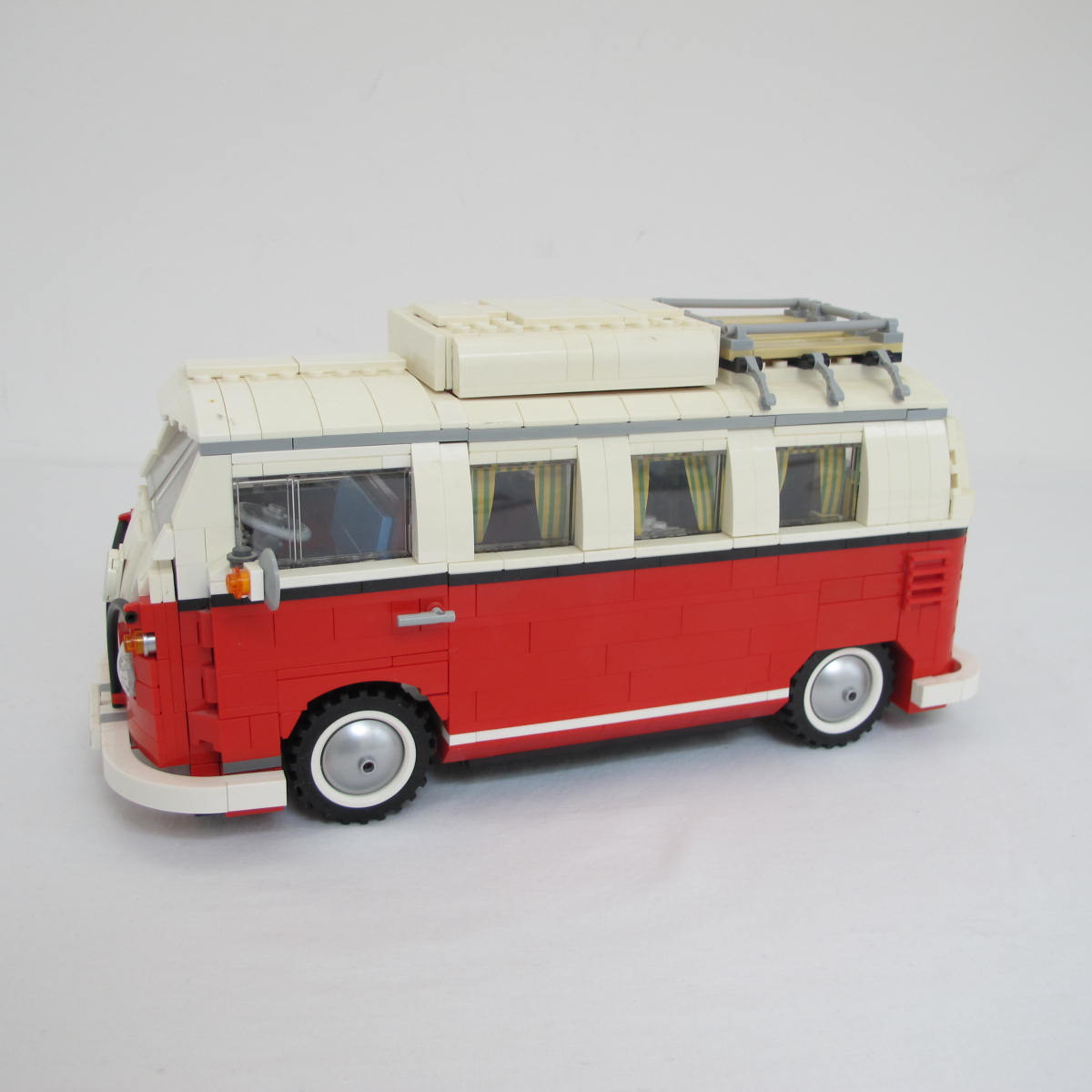 Volkswagen T1 Camper Van (VW Bus). Complete with instructions, no box