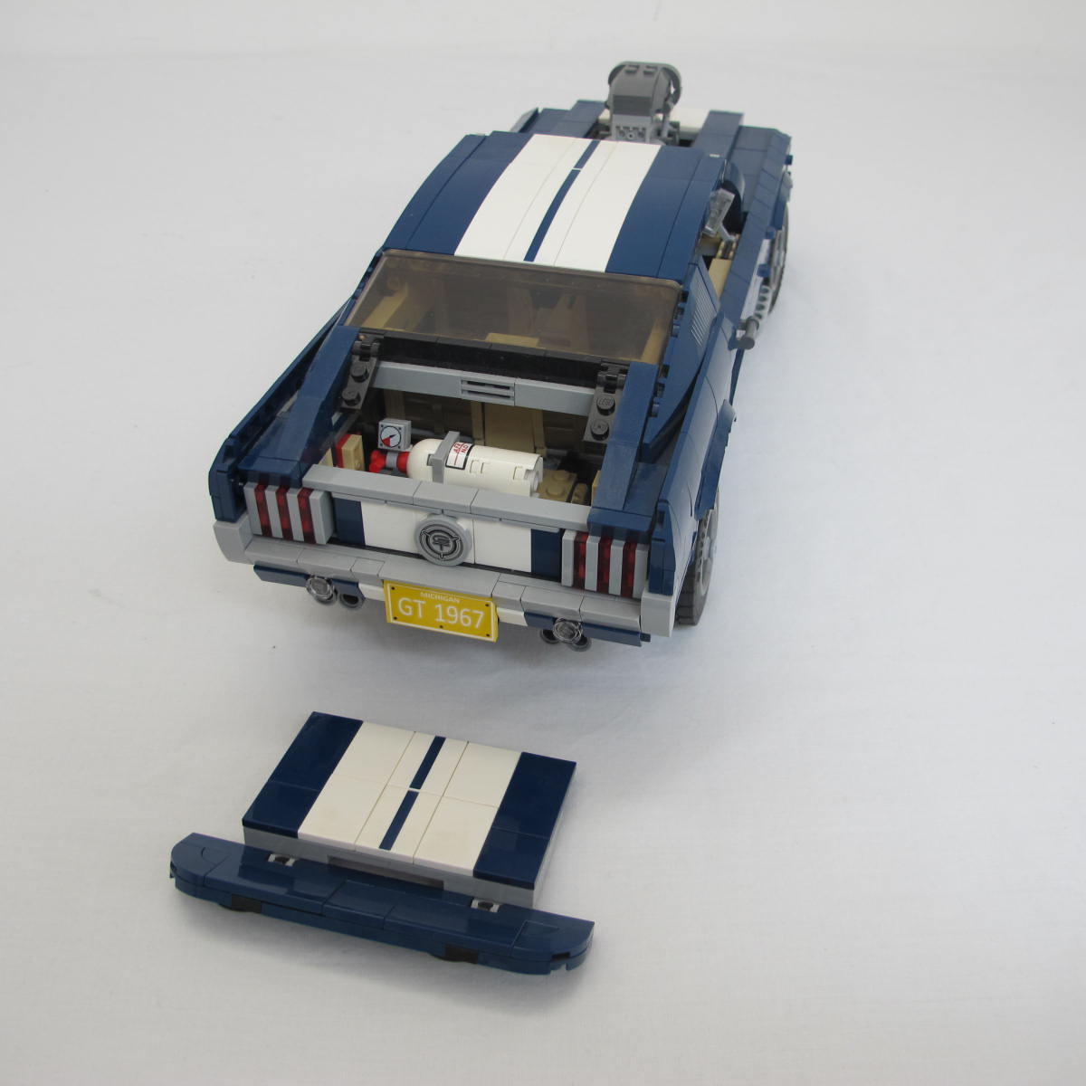 Ford Mustang. Complete with instructions, no box