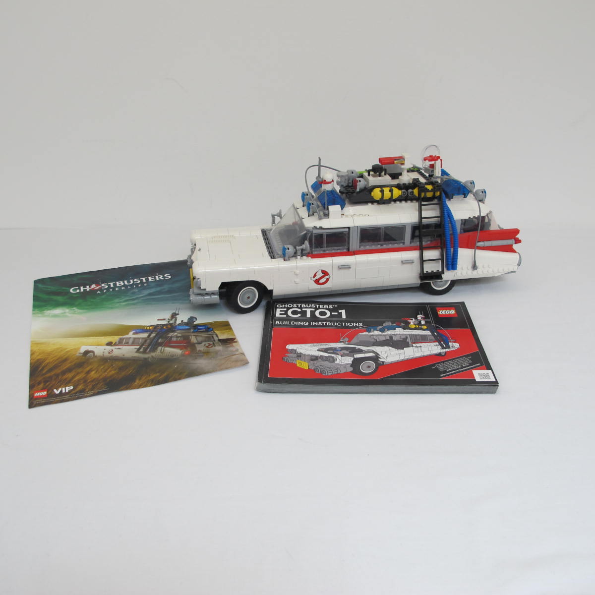 Ghostbusters ECTO-1. Complete with instructions, no box
