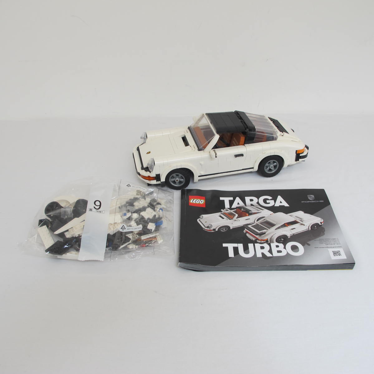 Porsche 911. Complete with instructions, no box