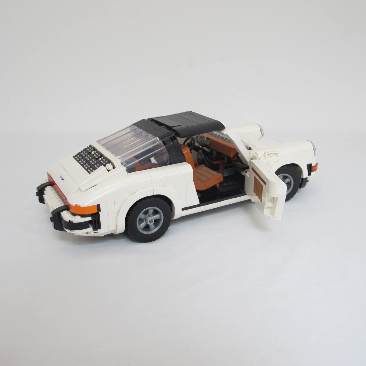 Porsche 911. Complete with instructions, no box
