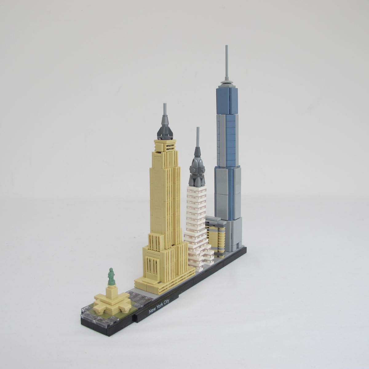 New York City. Complete without instructions and box