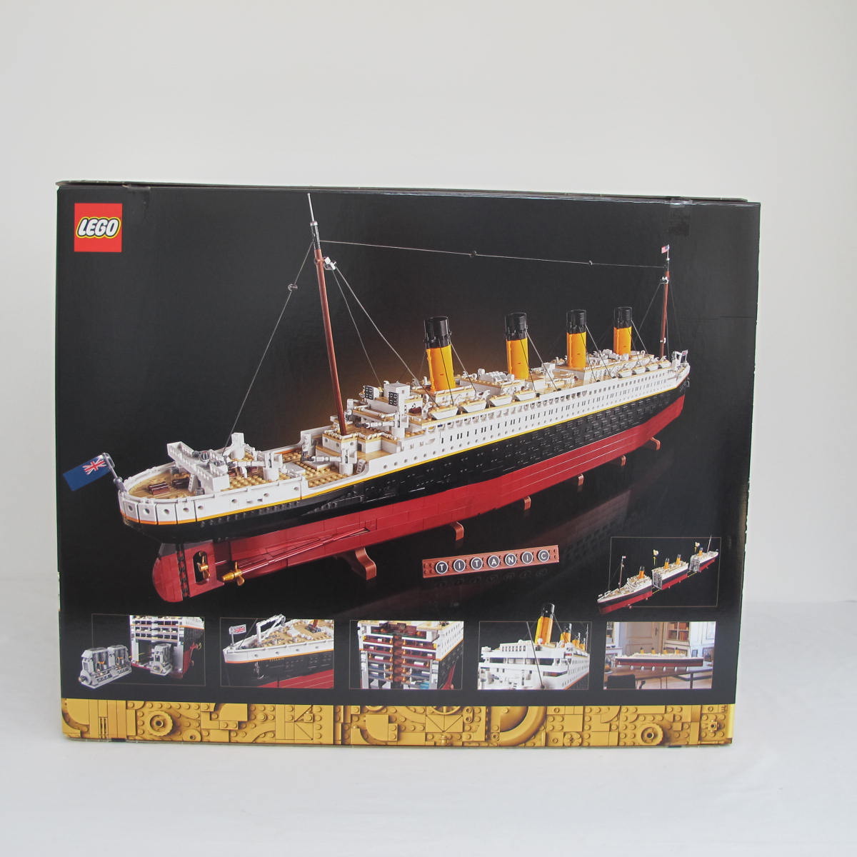 Titanic. Complete with instructions and box