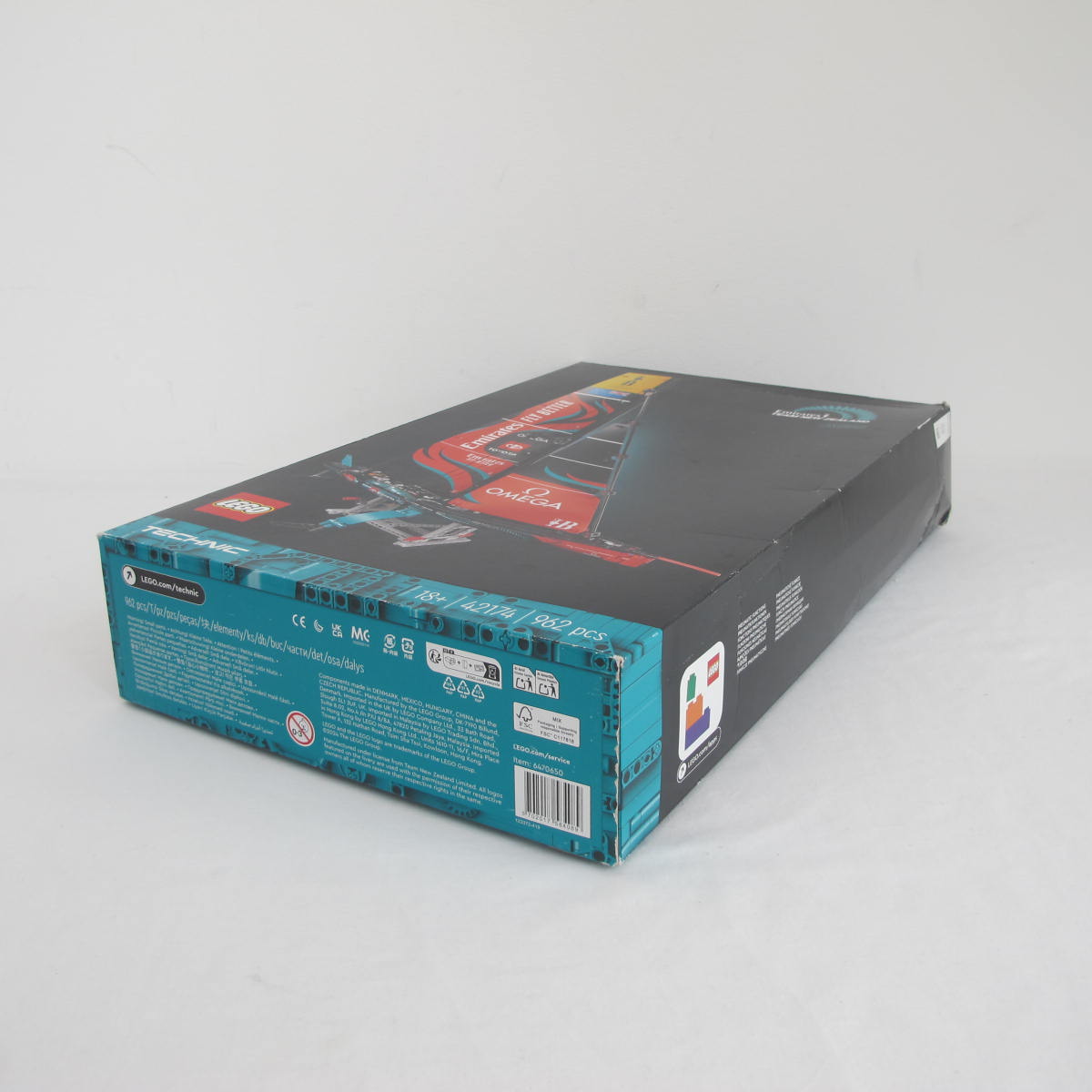 Emirates Team New Zealand AC75 Yacht. Complete with instructions and box