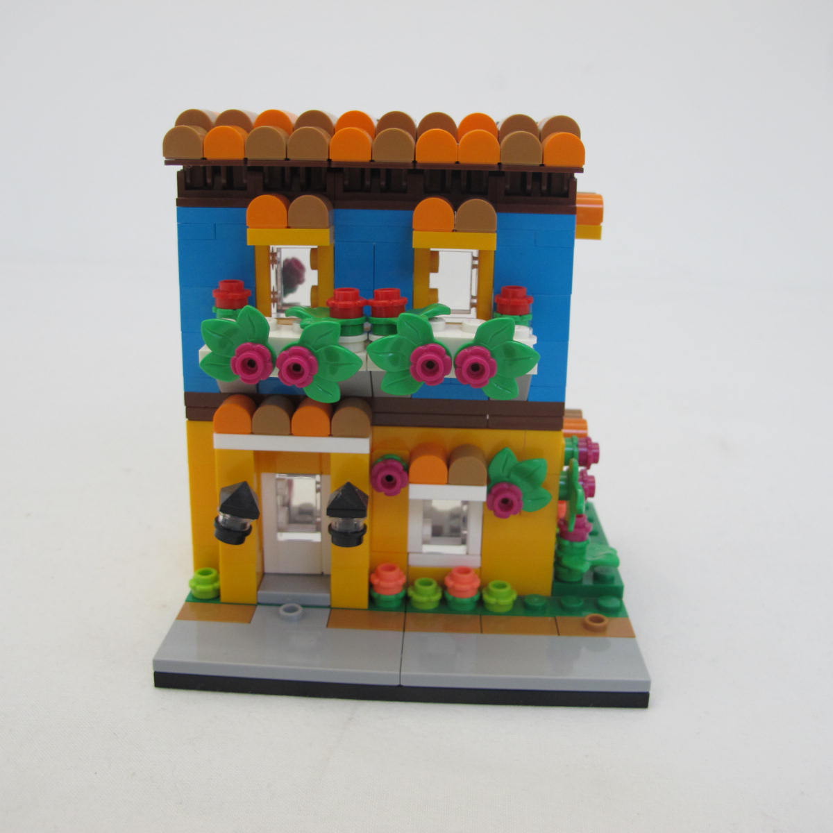 Houses of the World 1. Incomplete without box and instructions
