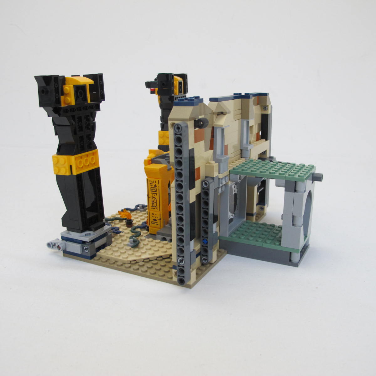Escape from the Lost Tomb. Complete with instructions and box