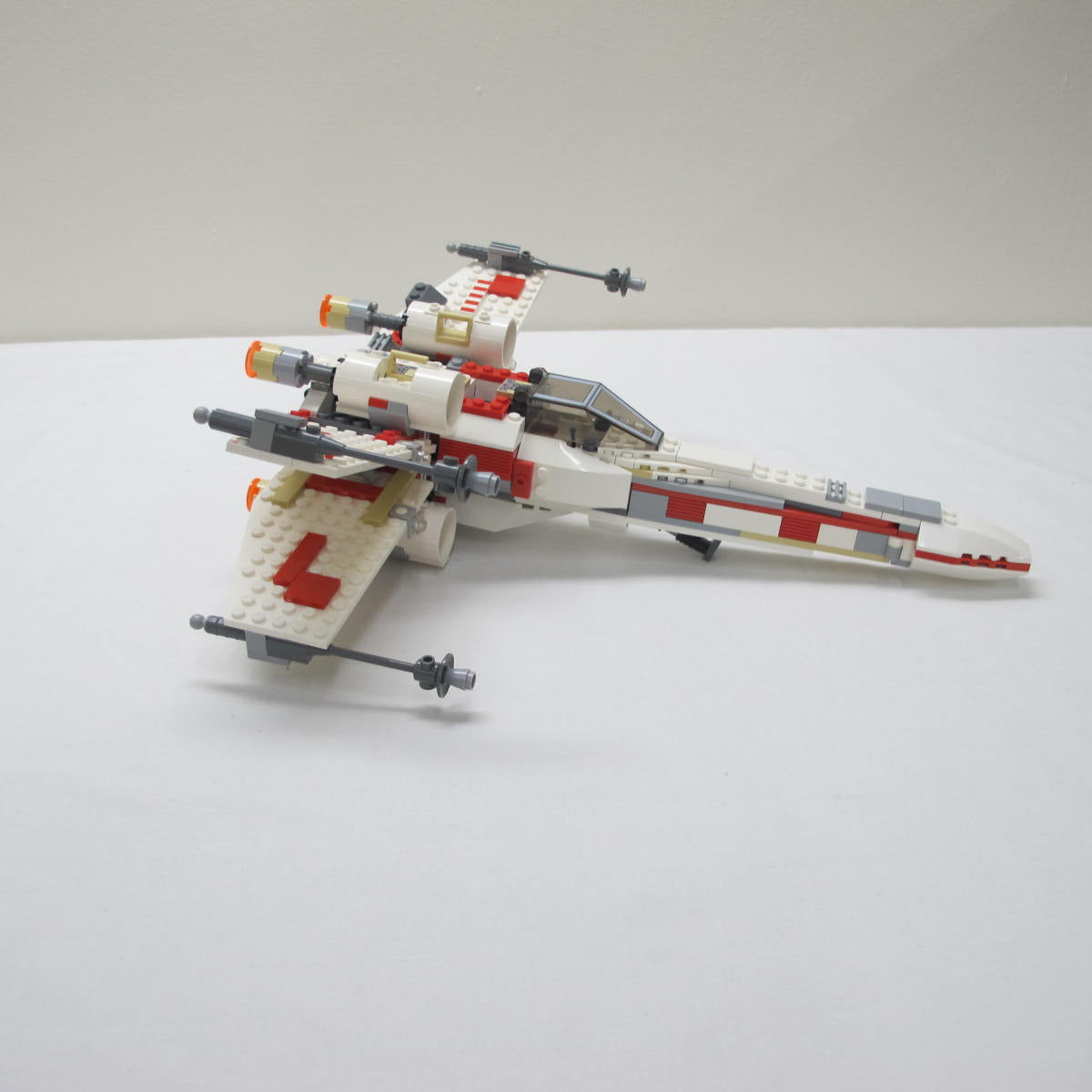X-wing Fighter. Complete with instructions, no box