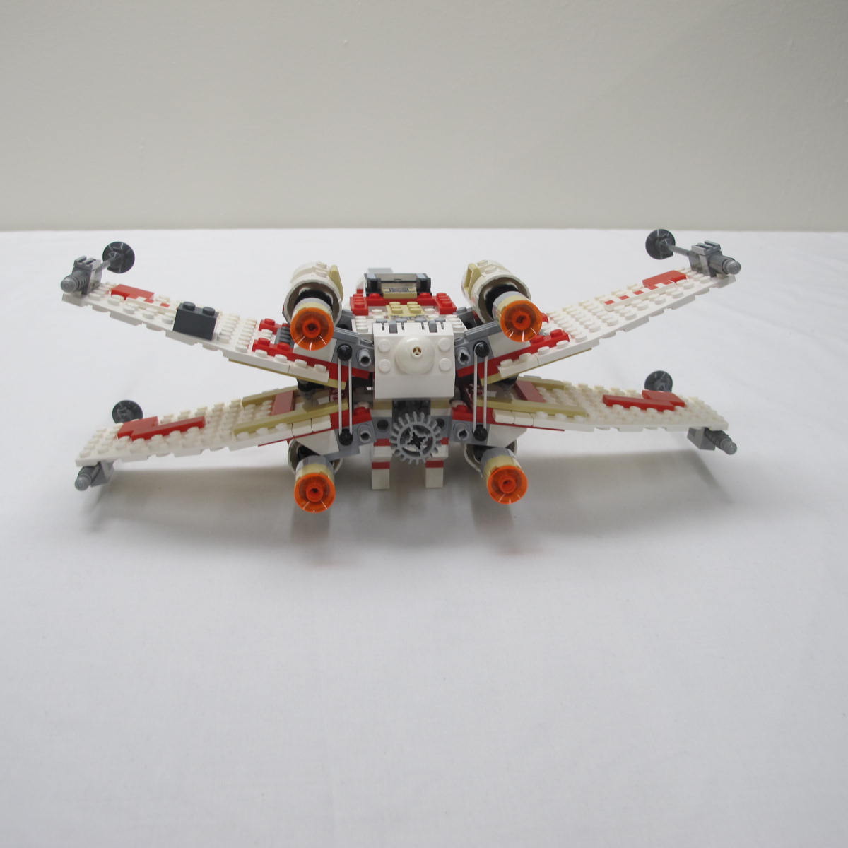 X-wing Fighter. Complete with instructions, no box