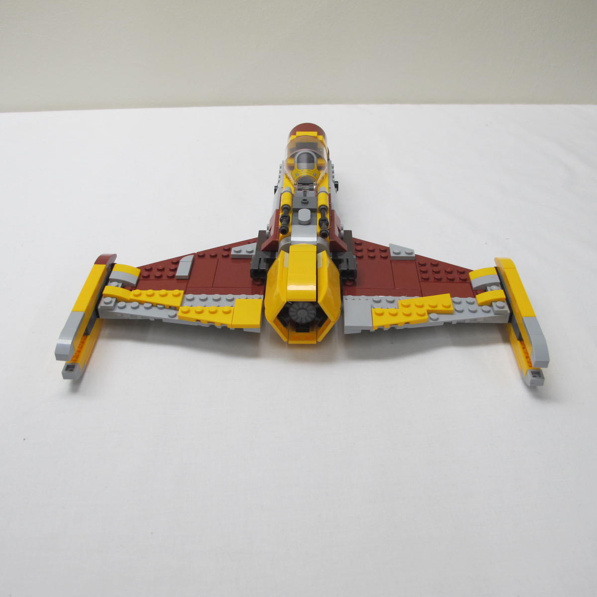 New Republic E-Wing vs. Shin Hati's Starfighter. Incomplete with instructions, no box