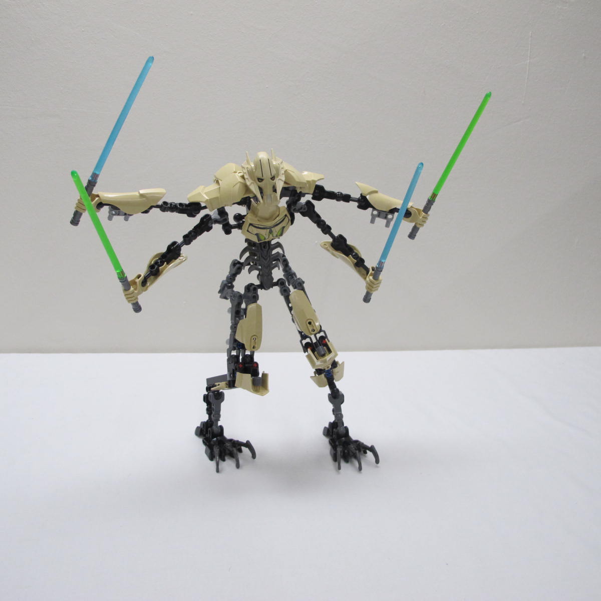 General Grievous. Complete with instructions, no box