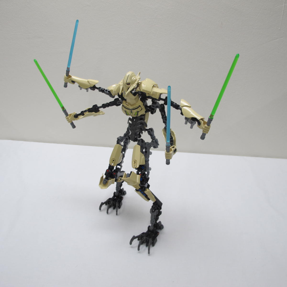 General Grievous. Complete with instructions, no box