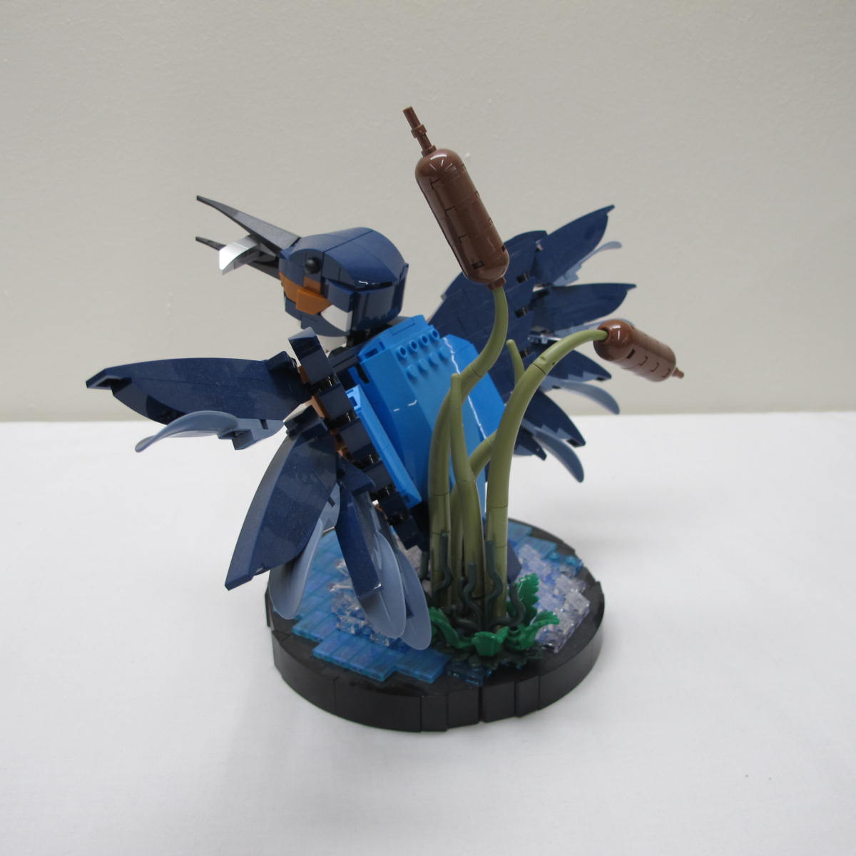 Kingfisher Bird. Complete with instructions, no box