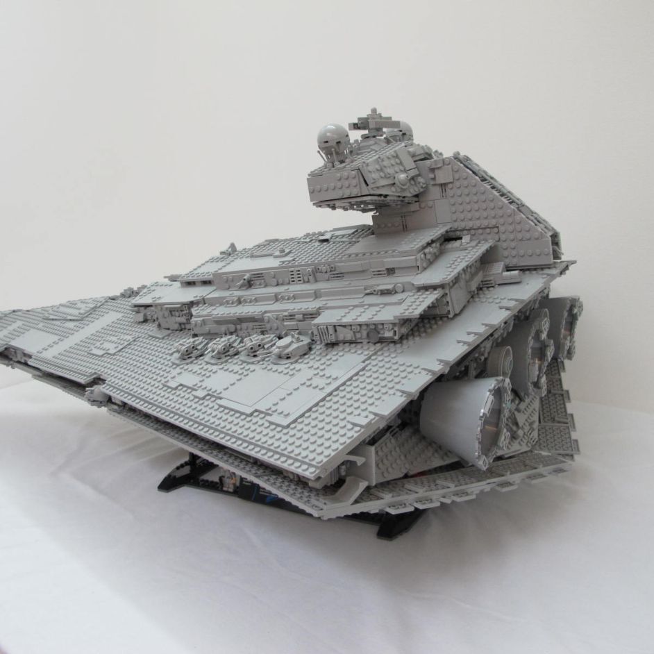 Imperial Star Destroyer - UCS. Complete with instructions, no box