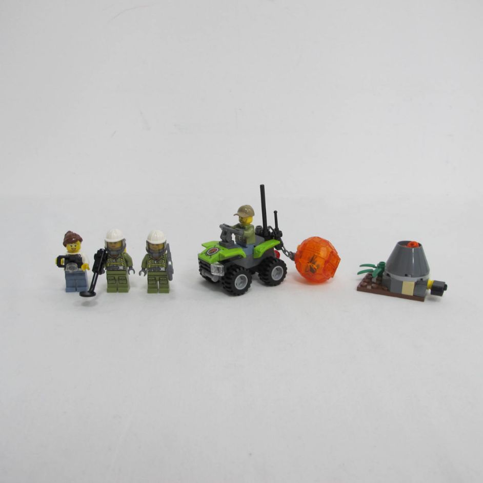 Volcano Starter Set. Complete with instructions, no box