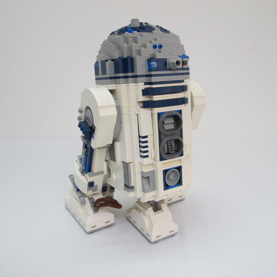 R2-D2 - UCS. Complete with instructions and box
