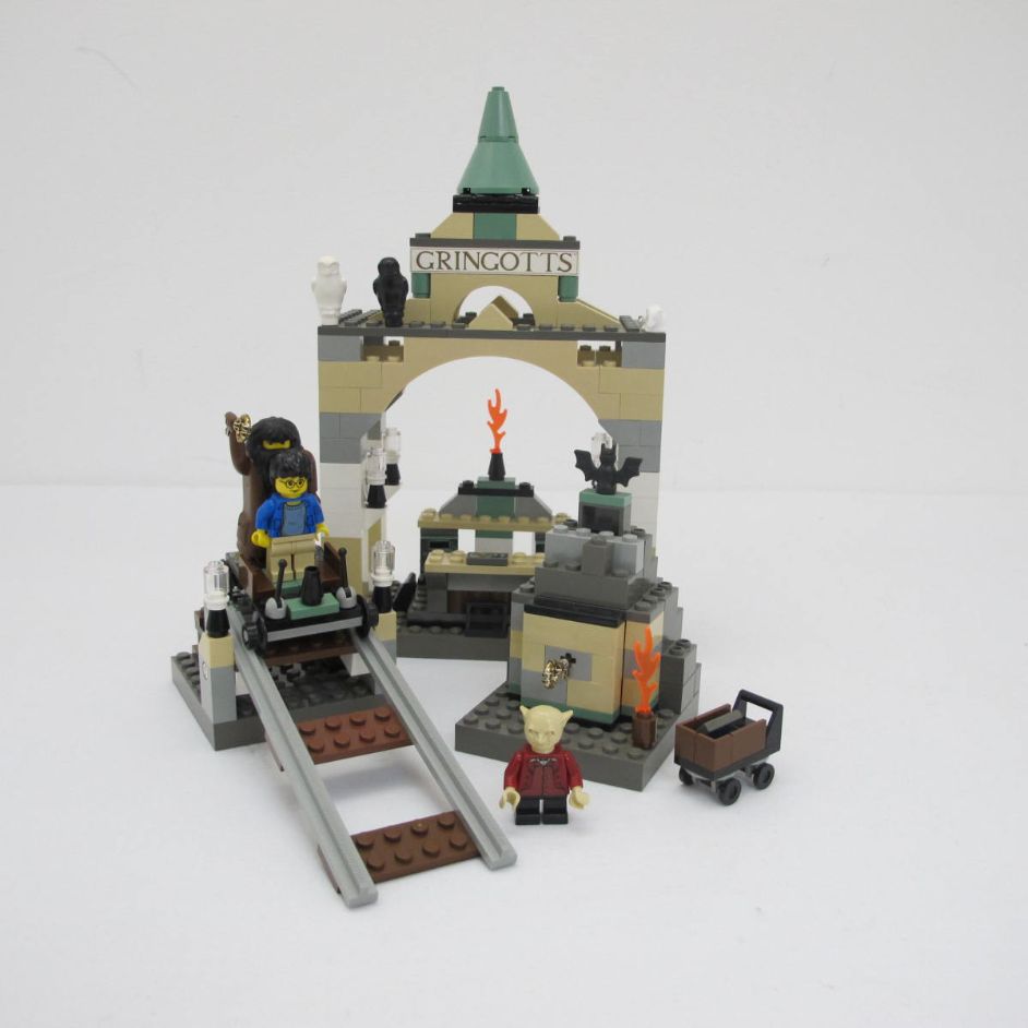 Gringott's Bank. Incomplete with instructions, no box