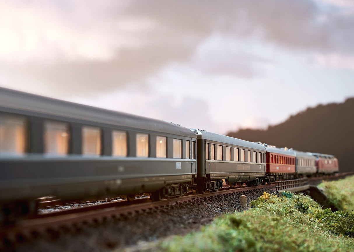 "F 41 Senator" Express Train Passenger Car Set