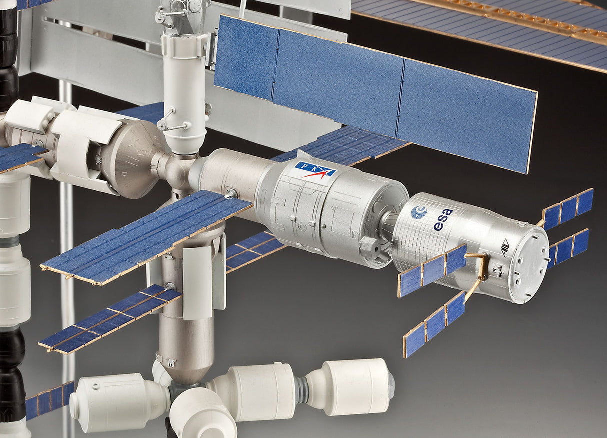 25th Anniversary "ISS" Platinum Editio