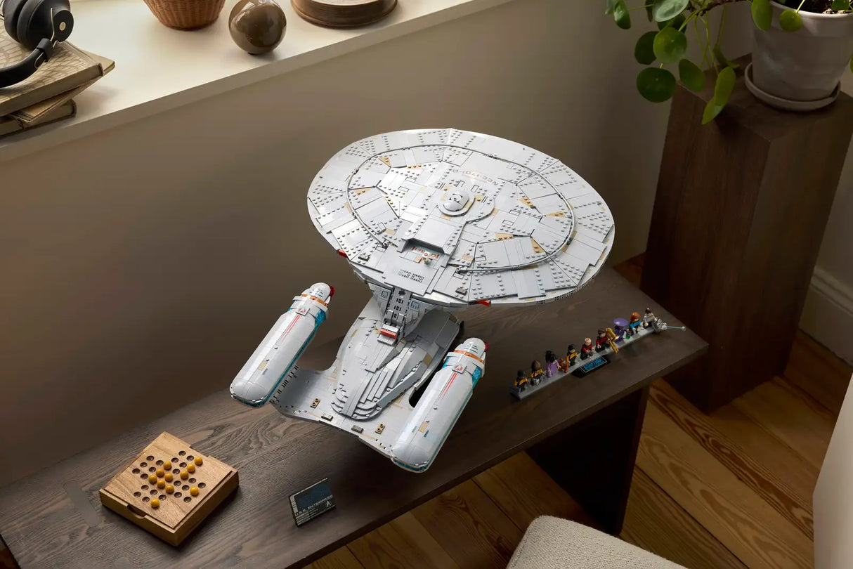Star Trek: U.S.S. Enterprise NCC-1701-D™
