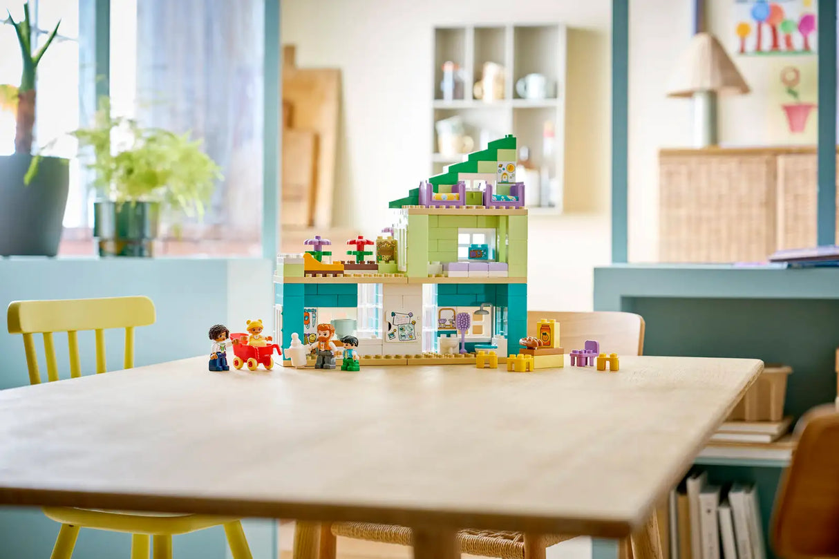3 in 1 Modern Family House with Figures