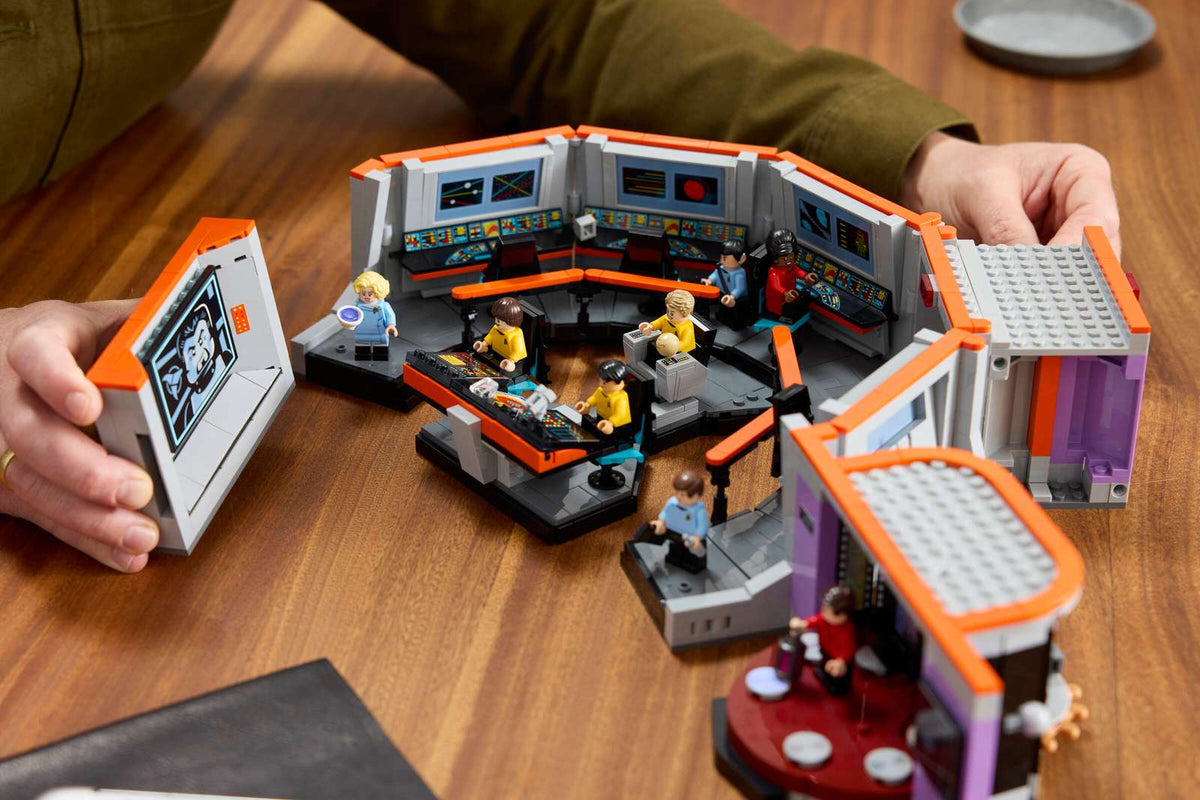 Star Trek: U.S.S. Enterprise NCC-1701™ Bridge