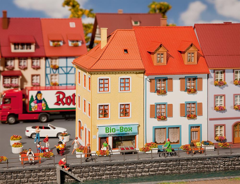 Small garden centre