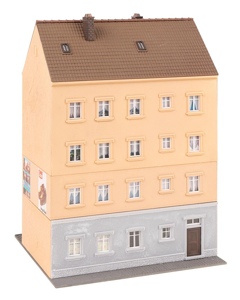 Winkel town house with painter
