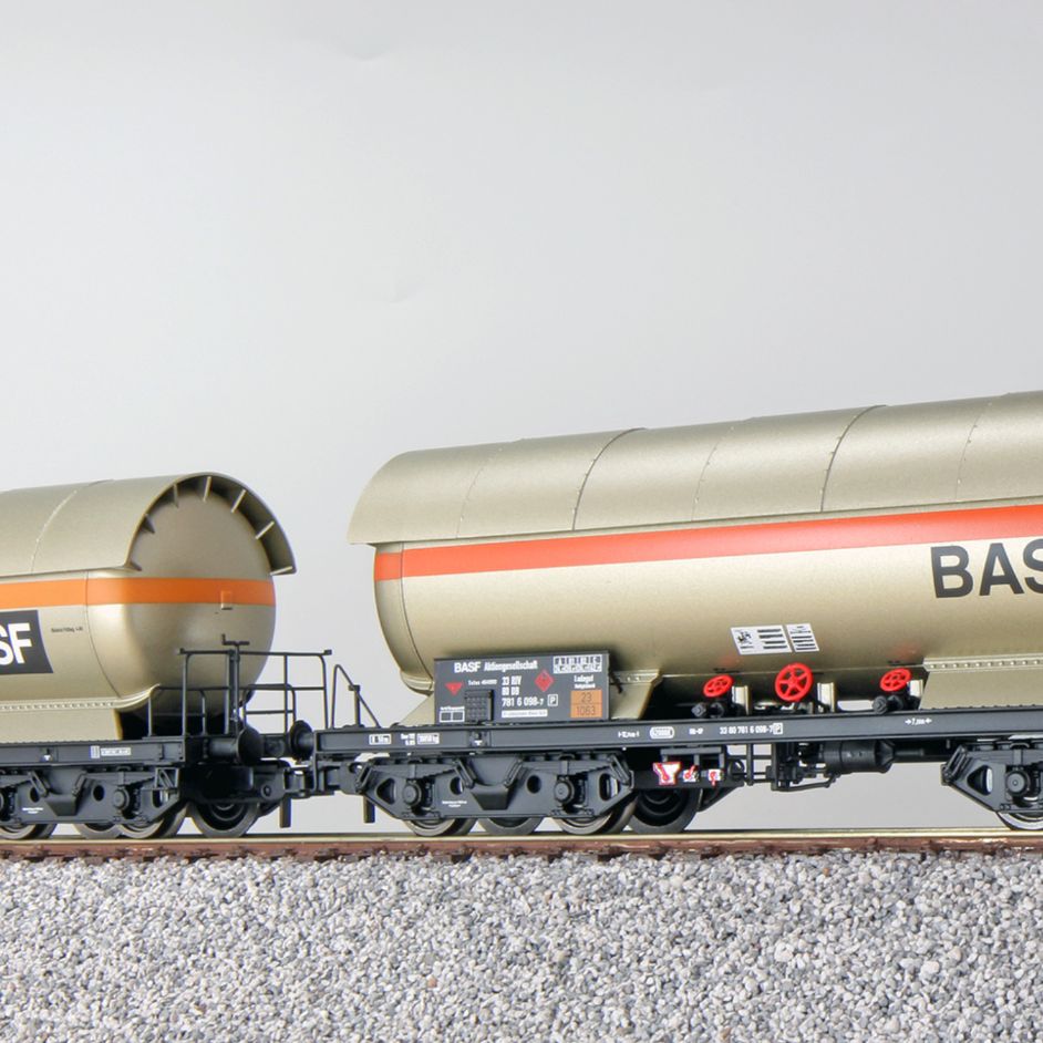 Gas tank car set ZAG 620, 2 * BASF