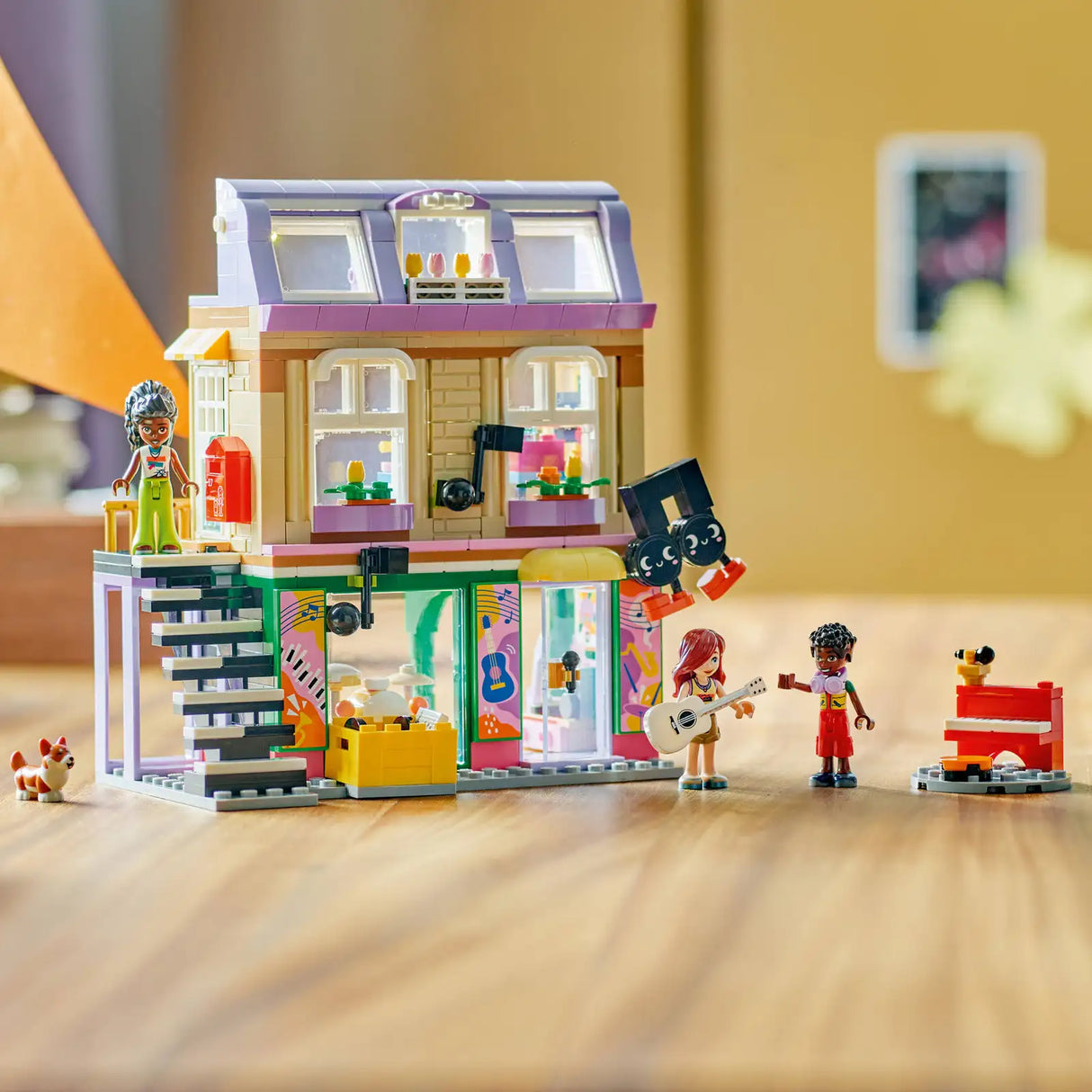 Music Store &amp; Apartment