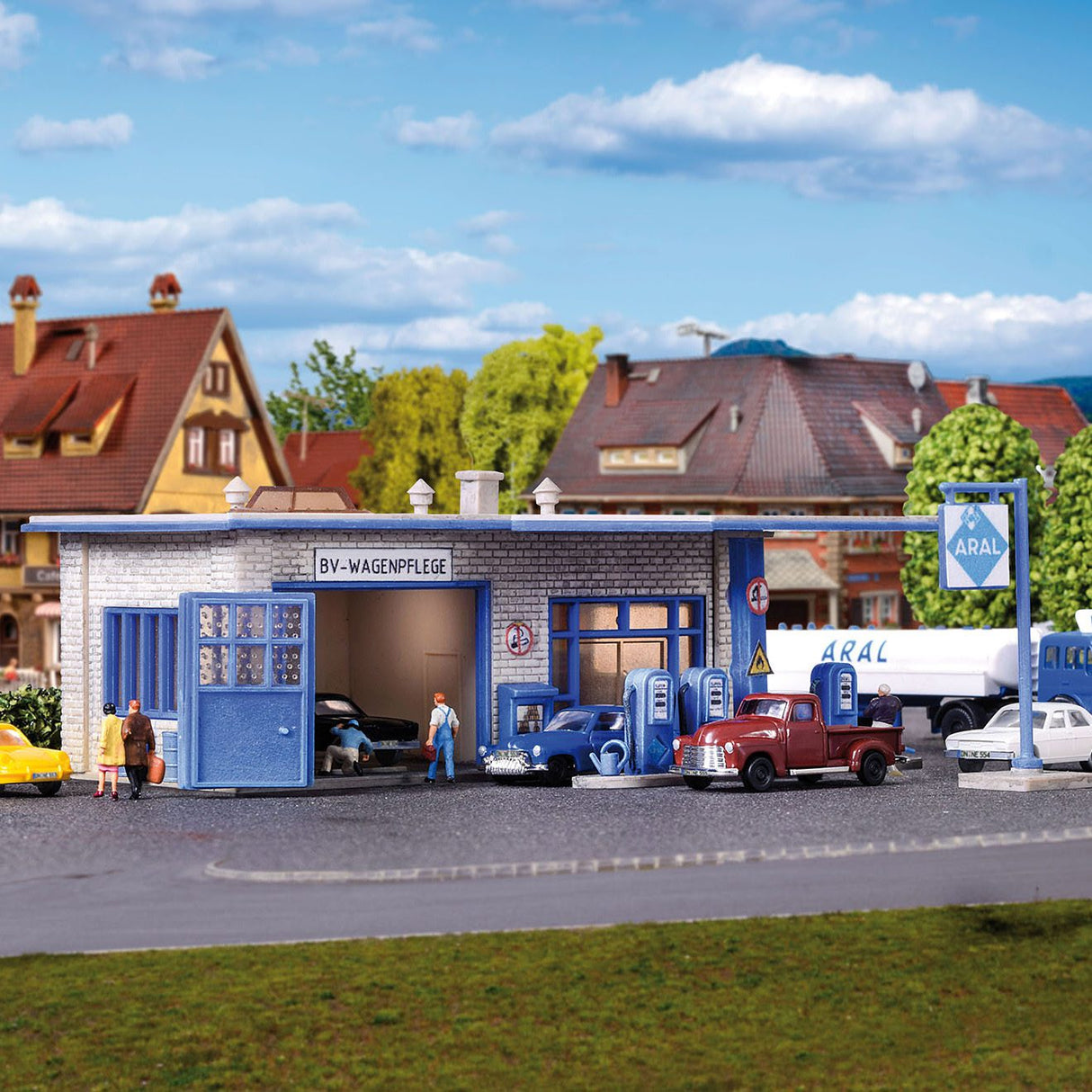 Aral Petrol Station