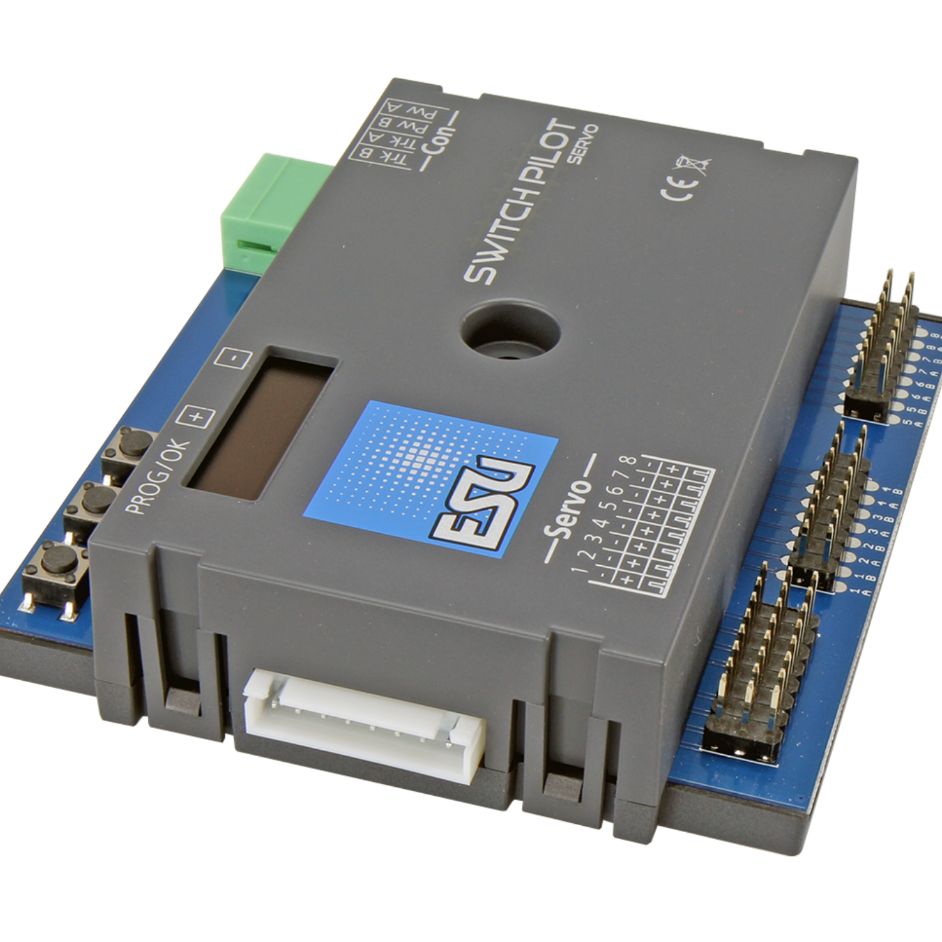 SwitchPilot 3 Servo, 8-fold servo decoder, DCC/MM, OLED