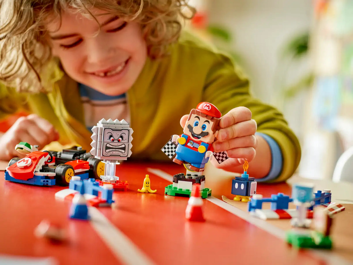 Mario Kart™ – Interactive LEGO® Mario™ &amp; Standard Kart