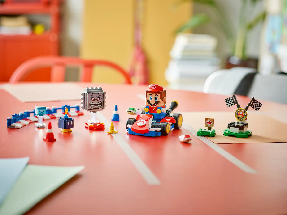 Mario Kart™ – Interactive LEGO® Mario™ &amp; Standard Kart