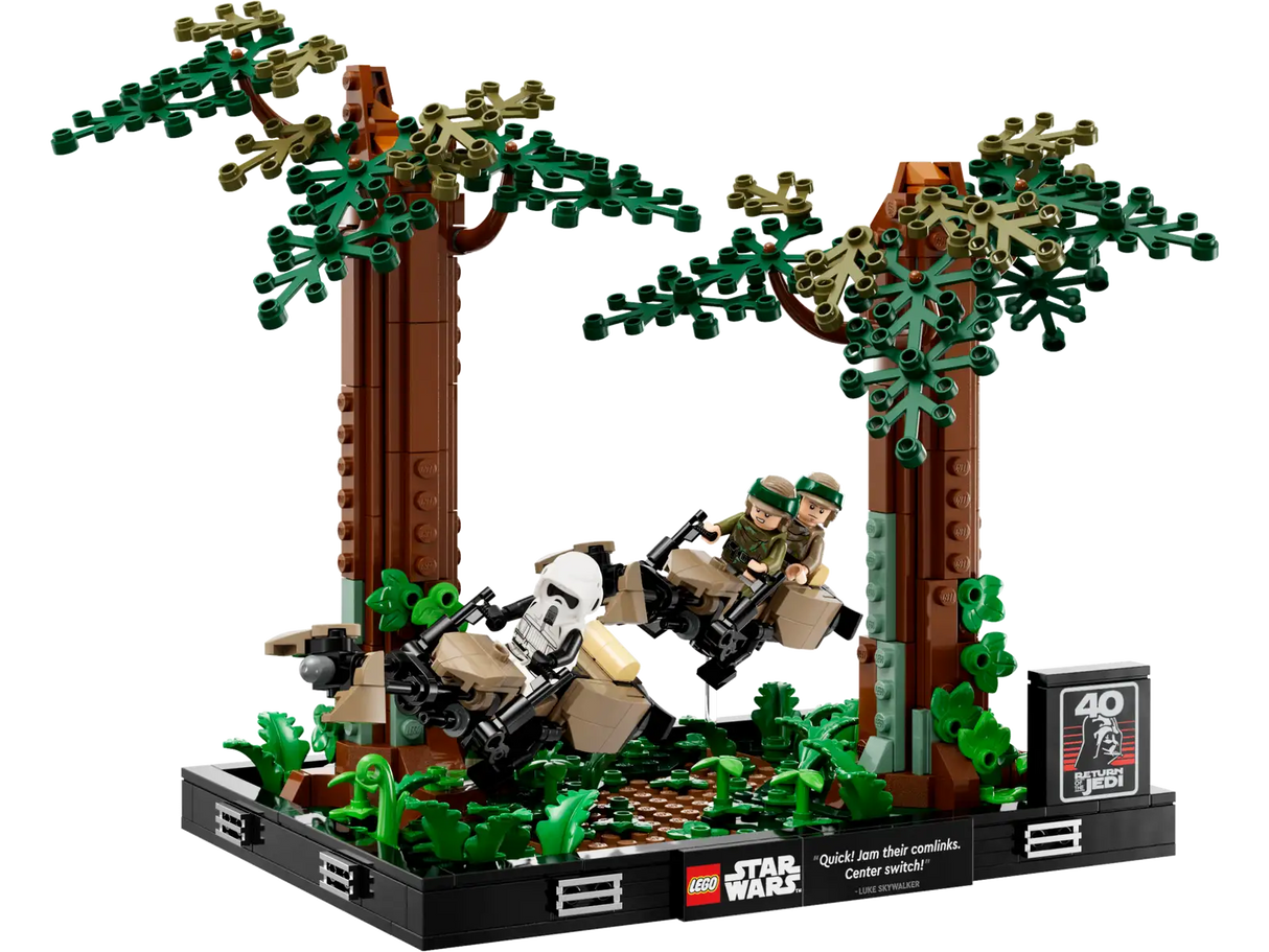 Endor™ Speeder Chase Diorama