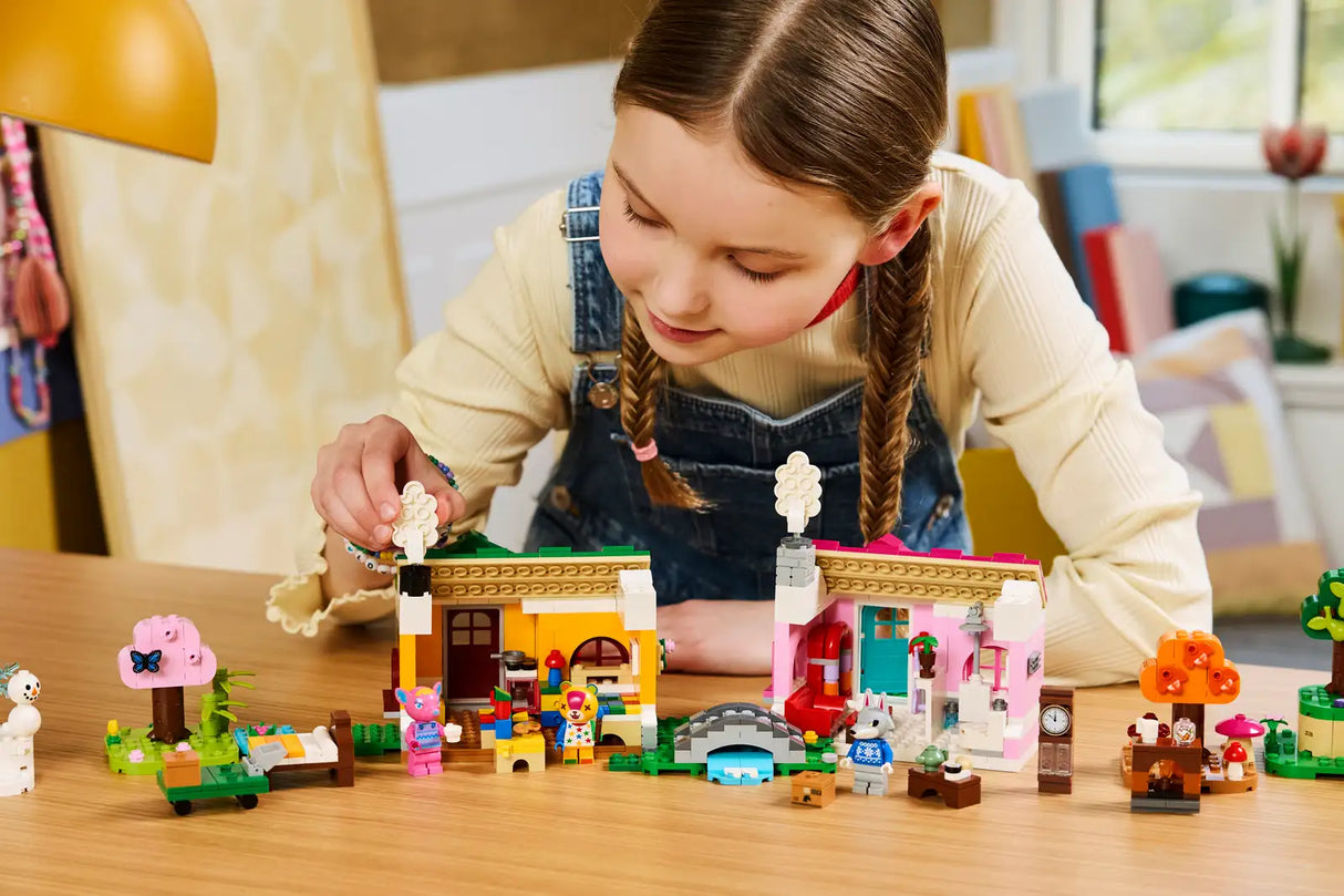 Creative Houses: Seasons of Fun