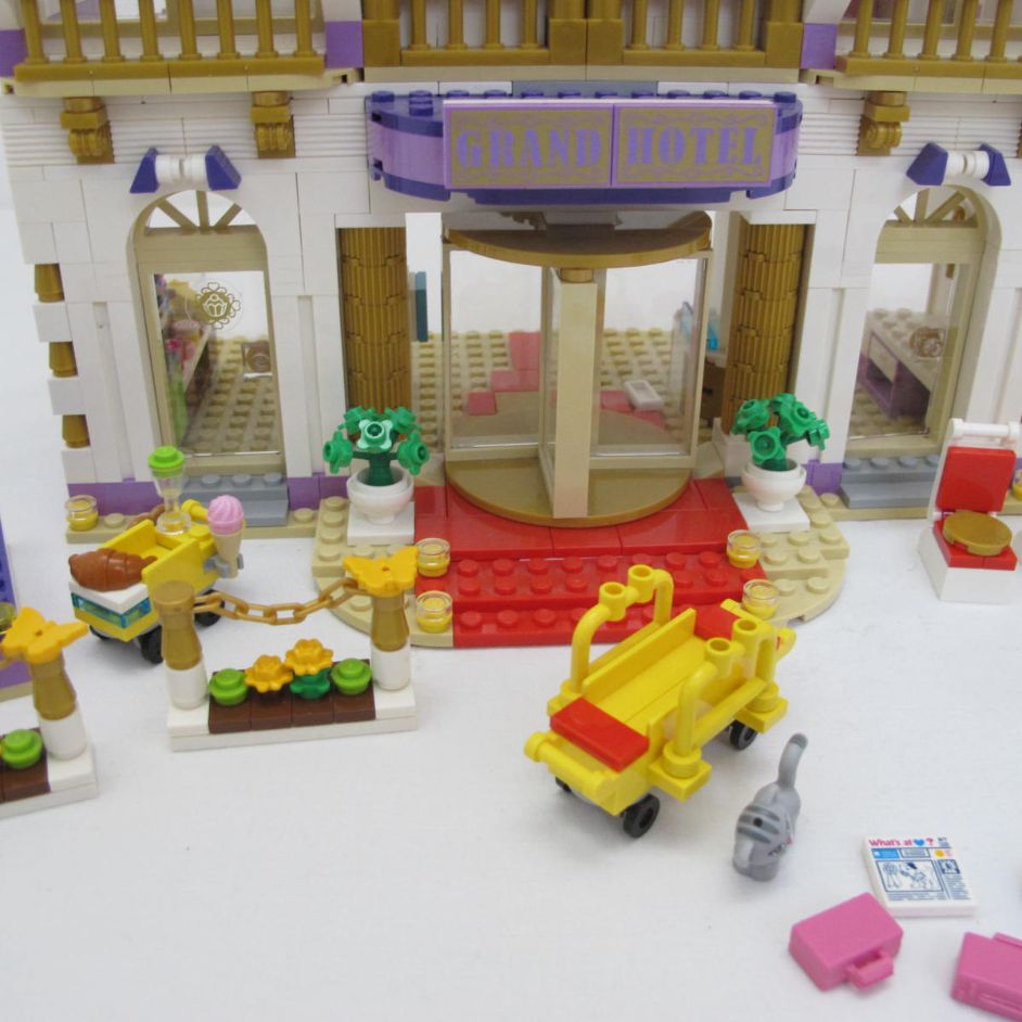 Heartlake Grand Hotel. Complete with instructions, no box